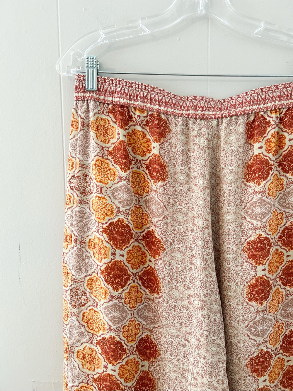 BCBGMAXAZRIA Printed Wide Leg Palazzo Pants - Picture 3 of 11